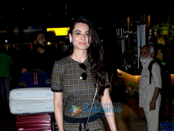 Sophie Choudry, Gurmeet Choudhary and others snapped at the airport