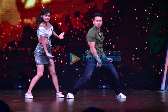 Tiger Shroff and Disha Patani snapped on the sets of DID Li’l Masters Tiger Shroff and Disha Patani snapped on the sets of DID Li’l Masters