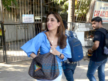 Twinkle khanna and Farah Khan Ali snapped at Kromakay in Juhu