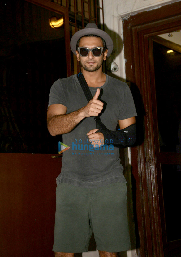 Ranveer Singh and Zoya Akhtar spotted recording studio in Bandra Ranveer Singh and Zoya Akhtar spotted recording studio in Bandra