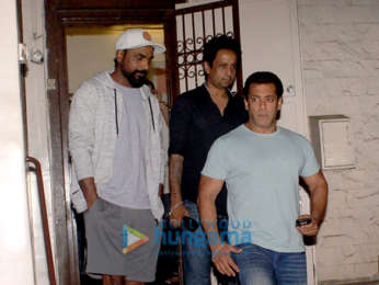Salman Khan and Remo D'Souza snapped at Ramesh Taurani's house