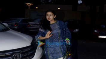 Sara Ali Khan snapped post her yoga session in Bandra