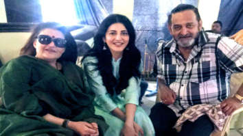 Sarika visits daughter Shruti Haasan on the sets of her next film by Mahesh Manjrekar