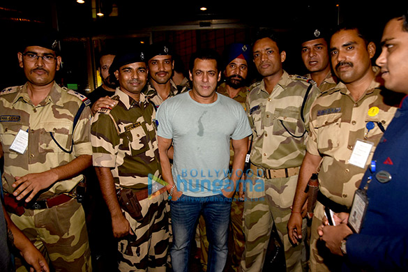 Salman Khan, Jacqueline Fernandez, Janhvi Kapoor, Bipasha Basu and others snapped at the airport Salman Khan, Jacqueline Fernandez, Janhvi Kapoor, Bipasha Basu and others snapped at the airport