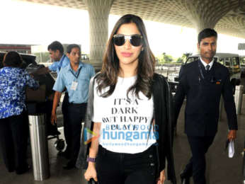 Shraddha Kapoor, Suniel Shetty, Urvashi Rautela and others snapped at the airport