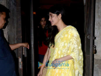 Shruti Haasan snapped with her boyfriend post dinner