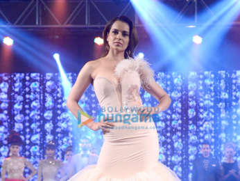 Kangana Ranaut walks the ramp for Platinum Vogue