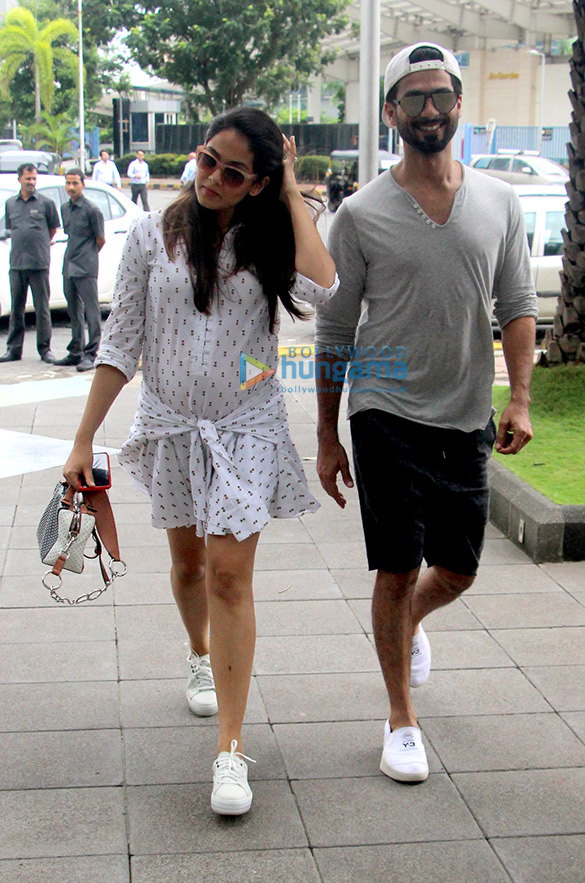 Shahid Kapoor and Mira Rajput spotted at Yauatcha in BKC Shahid Kapoor and Mira Rajput spotted at Yauatcha in BKC