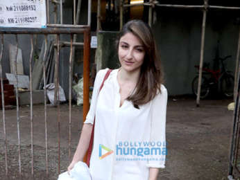 Soha Ali Khan at Kromakay salon in Juhu