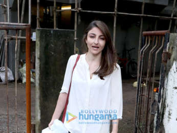 Soha Ali Khan at Kromakay salon in Juhu