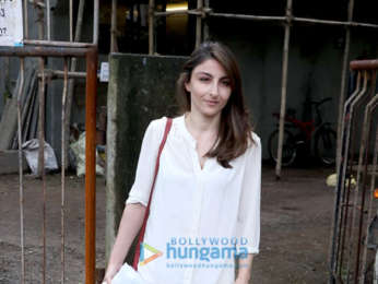Soha Ali Khan at Kromakay salon in Juhu