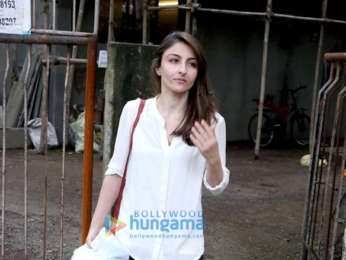 Soha Ali Khan at Kromakay salon in Juhu