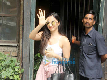 Ananya Panday, Kiara Advani, Vikas Bahl snapped at Pali Village Cafe