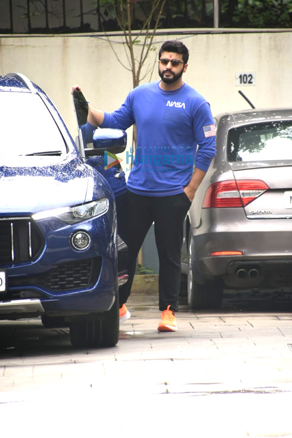 Arjun Kapoor and Harshvardhan Kapoor snapped at Janhvi Kapoor’s house for Rakshabandhan Arjun Kapoor and Harshvardhan Kapoor snapped at Janhvi Kapoor’s house for Rakshabandhan