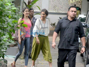 Janhvi Kapoor snapped outside Gauri Shinde's office in Bandra