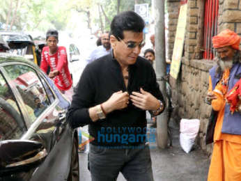 Jeetendra snapped at a temple in Juhu