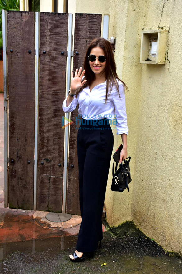Nushrat Bharucha snapped in Bandra Nushrat Bharucha snapped in Bandra