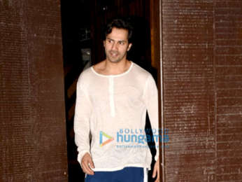 Varun Dhawan snapped giving selfies to his fans