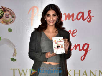 Akshay Kumar, Sonam Kapoor and Ranveer Singh snapped at Twinkle Khanna's book launch