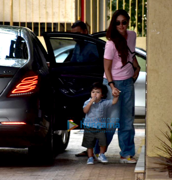 Kareena Kapoor Khan and Taimur Ali Khan snapped at Karisma Kapoor’s house Kareena Kapoor Khan and Taimur Ali Khan snapped at Karisma Kapoor’s house