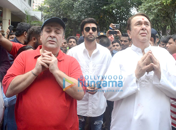 Ranbir Kapoor, Rishi Kapoor, Randhir Kapoor at the visarjan of R K Studios’ Ganesha idol Ranbir Kapoor, Rishi Kapoor, Randhir Kapoor at the visarjan of R K Studios’ Ganesha idol