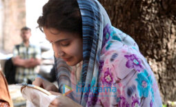 Movie Stills Of The Movie Sui Dhaaga – Made In India