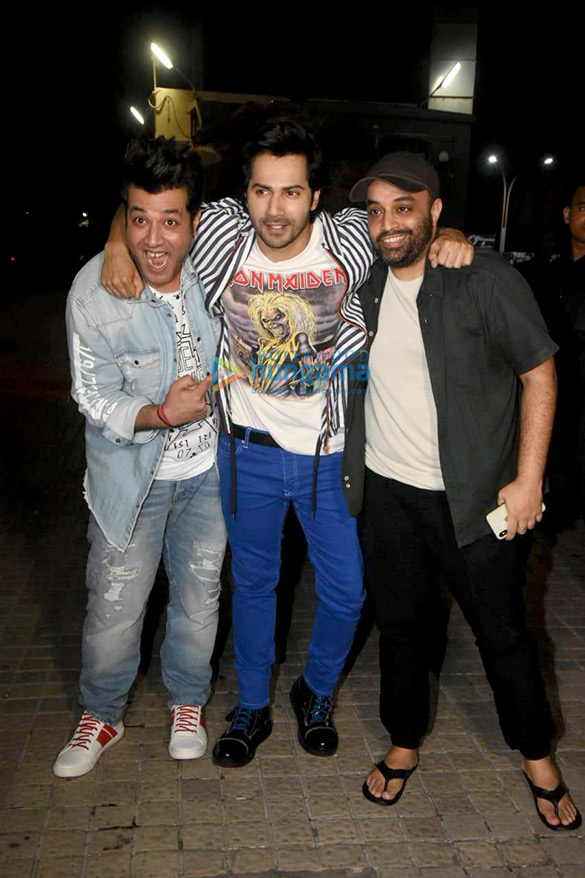 Varun Dhawan, Anushka Sharma and other celebs grace the special screening of Sui Dhaaga – Made In India Varun Dhawan, Anushka Sharma and other celebs grace the special screening of Sui Dhaaga – Made In India