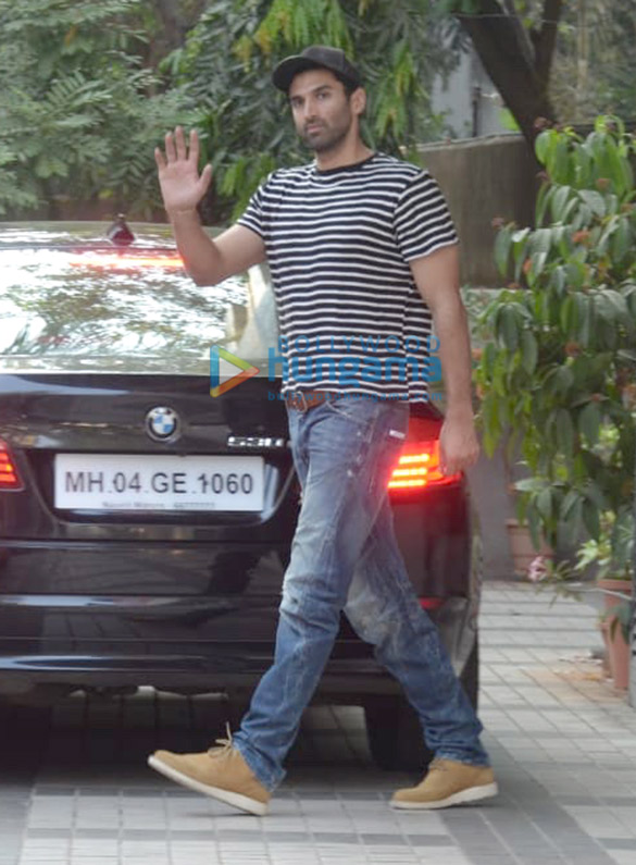 Aditya Roy Kapur spotted at a clinic Khar Aditya Roy Kapur spotted at a clinic Khar