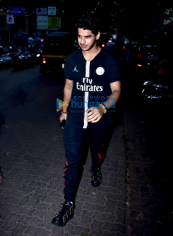 Ishaan Khatter and Janhvi Kapoor spotted at the Kitchen Garden Ishaan Khatter and Janhvi Kapoor spotted at the Kitchen Garden