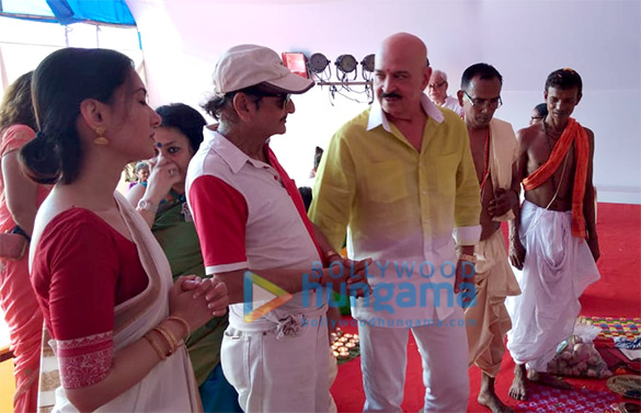 Rakesh Roshan snapped visiting the Biswajeet Sarbojoneen Durgotsav
