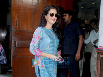 Isabelle Kaif spotted at Salt Water Cafe in Bandra