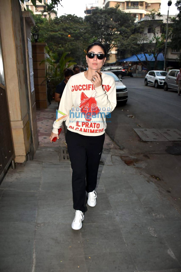 Kareena Kapoor Khan spotted in Bandra Kareena Kapoor Khan spotted in Bandra