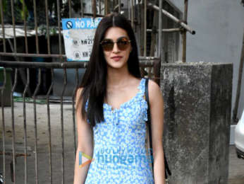 Kriti Sanon and Neena Gupta spotted at Kromakay salon