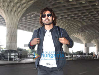 Priyanka Chopra, Nick Jonas, Parineeti Chopra and others snapped at the airport