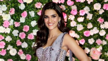 Beautiful Kriti Sanon at Kapil Sharma Wedding Reception Mumbai