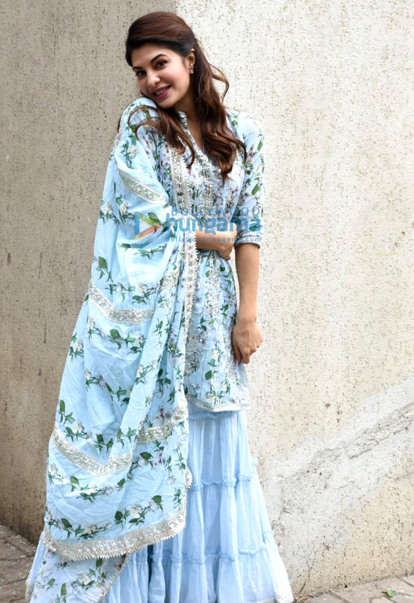 Jacqueline Fernandez snapped in Mumbai Jacqueline Fernandez snapped in Mumbai