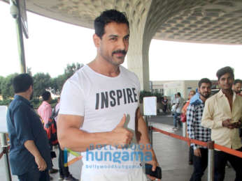 Ranveer Singh, Deepika Padukone and others snapped at the airport