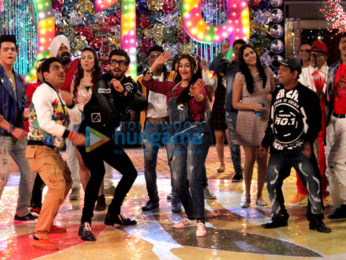 Ranveer Singh snapped on the sets of Tarak Mehta Ka Ooltaah Chashmah
