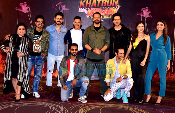Rohit Shetty, Vikas Gupta, Jasmine Bhasin, Aditya Narayan and others snapped at Khatron Ke Khiladi press meet Rohit Shetty, Vikas Gupta, Jasmine Bhasin, Aditya Narayan and others snapped at Khatron Ke Khiladi press meet