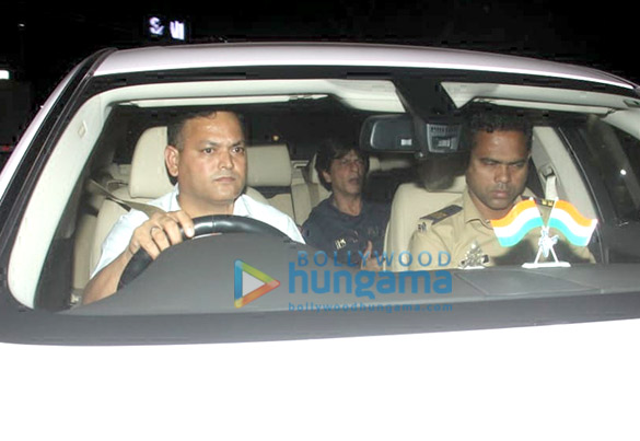 Shah Rukh Khan, Gauri Khan and Aryan Khan snapped at Zero screening at YRF Studios Shah Rukh Khan, Gauri Khan and Aryan Khan snapped at Zero screening at YRF Studios