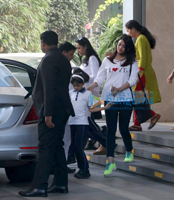 Aishwarya Rai Bachchan snapped with her daughter Aaradhya Bachchan at Yauatcha in BKC Aishwarya Rai Bachchan snapped with her daughter Aaradhya Bachchan at Yauatcha in BKC