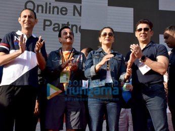Madhuri Dixit graces the Parinee Juhu Half Marathon
