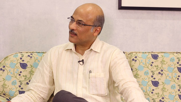 Sooraj Barjatya Tells why HUM CHAAR is a SPECIAL FILM to him | Abhishek Dixit