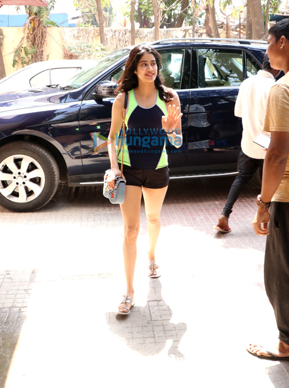 Janhvi Kapoor snapped at the gym Janhvi Kapoor snapped at the gym