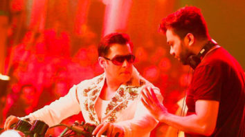 THROWBACK TUESDAY: Salman Khan dons an extravagant outfit for his circus sequence in this candid moment with Ali Abbas Zafar