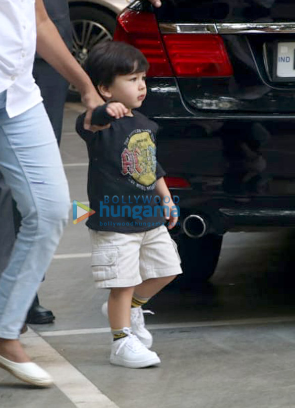 Taimur Ali Khan and Inaaya Naumi Kemmu spotted at playschool Taimur Ali Khan and Inaaya Naumi Kemmu spotted at playschool