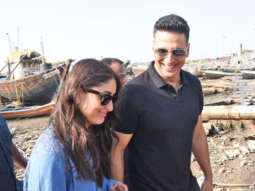 Kareena Kapoor Khan and Akshay Kumar Spotted @Versova Jetty after last schedule of their upcoming film Good News Kareena Kapoor Khan and Akshay Kumar Spotted @Versova Jetty after last schedule of their upcoming film Good News