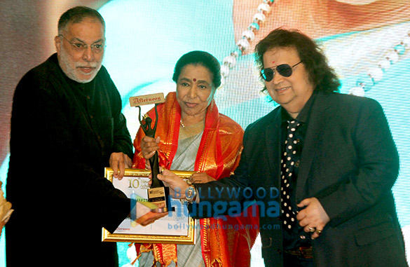 Asha Bhosle, Ankita Lokhande, Moushmi Chatterjee and others received 10th Newsmakers Achievers Award 2019 Asha Bhosle, Ankita Lokhande, Moushmi Chatterjee and others received 10th Newsmakers Achievers Award 2019