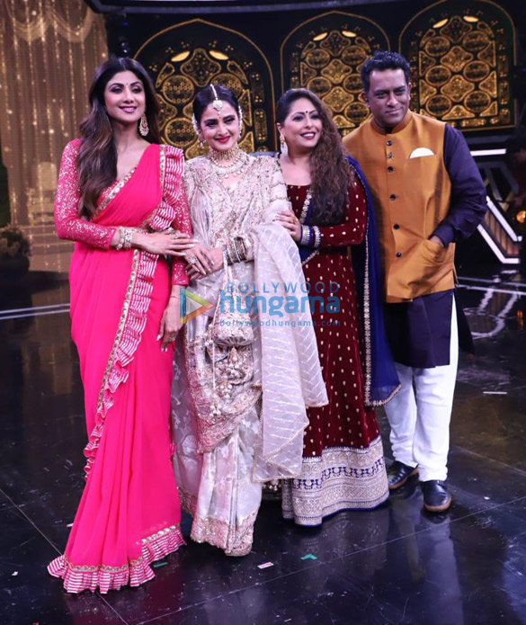Photos: Rekha snapped on the sets of Super Dancer Chapter 3 Photos: Rekha snapped on the sets of Super Dancer Chapter 3