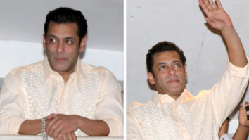 PHOTOS & VIDEOS: Salman Khan and his parents Salma Khan and Salim Khan greet the fans on Eid